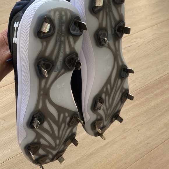 Under Armour Softball Cleats Size 9 - Picture 9 of 14